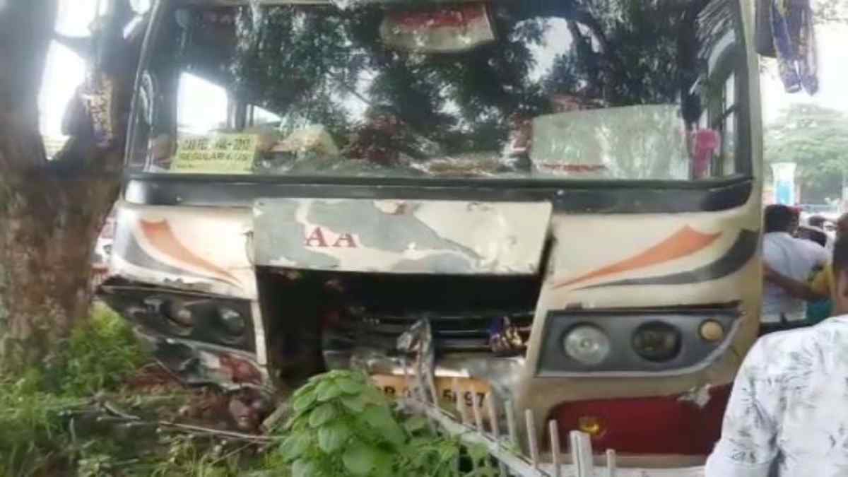 Odisha Road Accident : खेत में गिरी सरकारी बस, 14 घायलों में 3 की हालत गंभीर