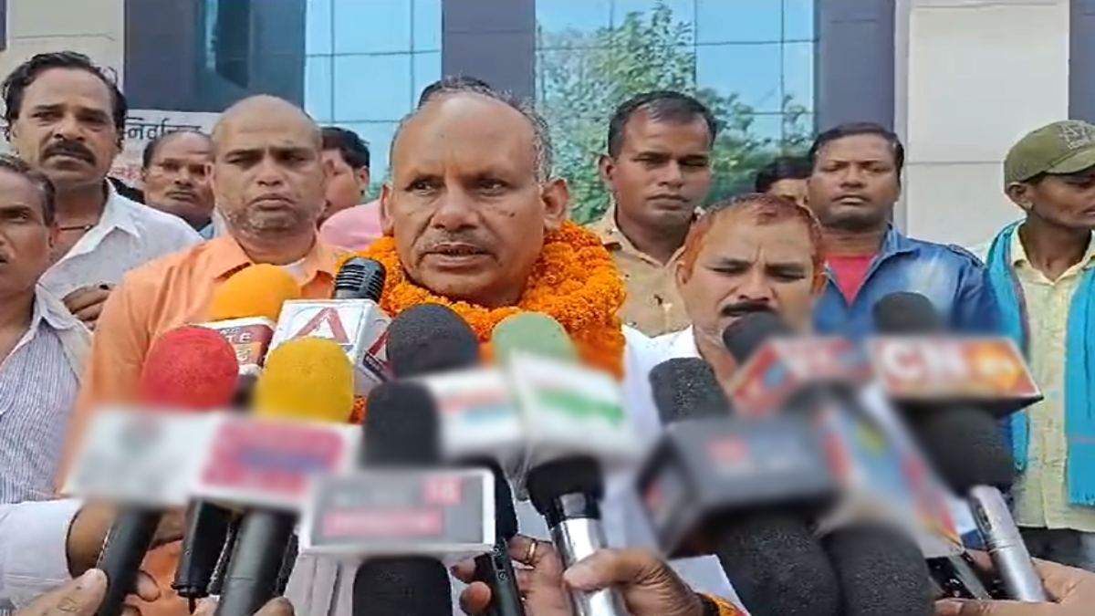कांग्रेस से बागी गोरेलाल साहू ने कसडोल से भरा नामांकन, जीतने का किया दावा, कहा- पार्टी ने बाहरी व्यक्ति को लाकर थोपा