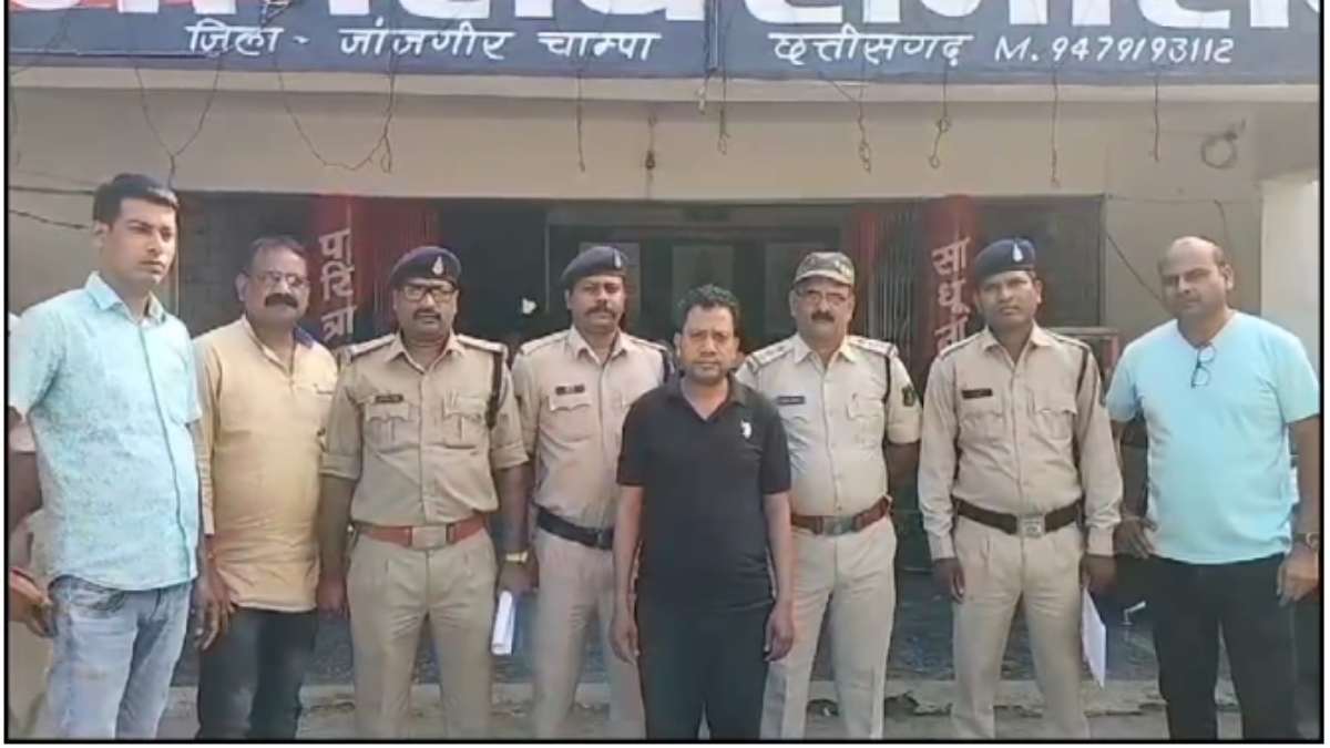 CG CRIME : अपने ही क्लिनिक में डॉक्टर ने की महिला की हत्या, वजह जानकर रह जाएंगे हैरान…