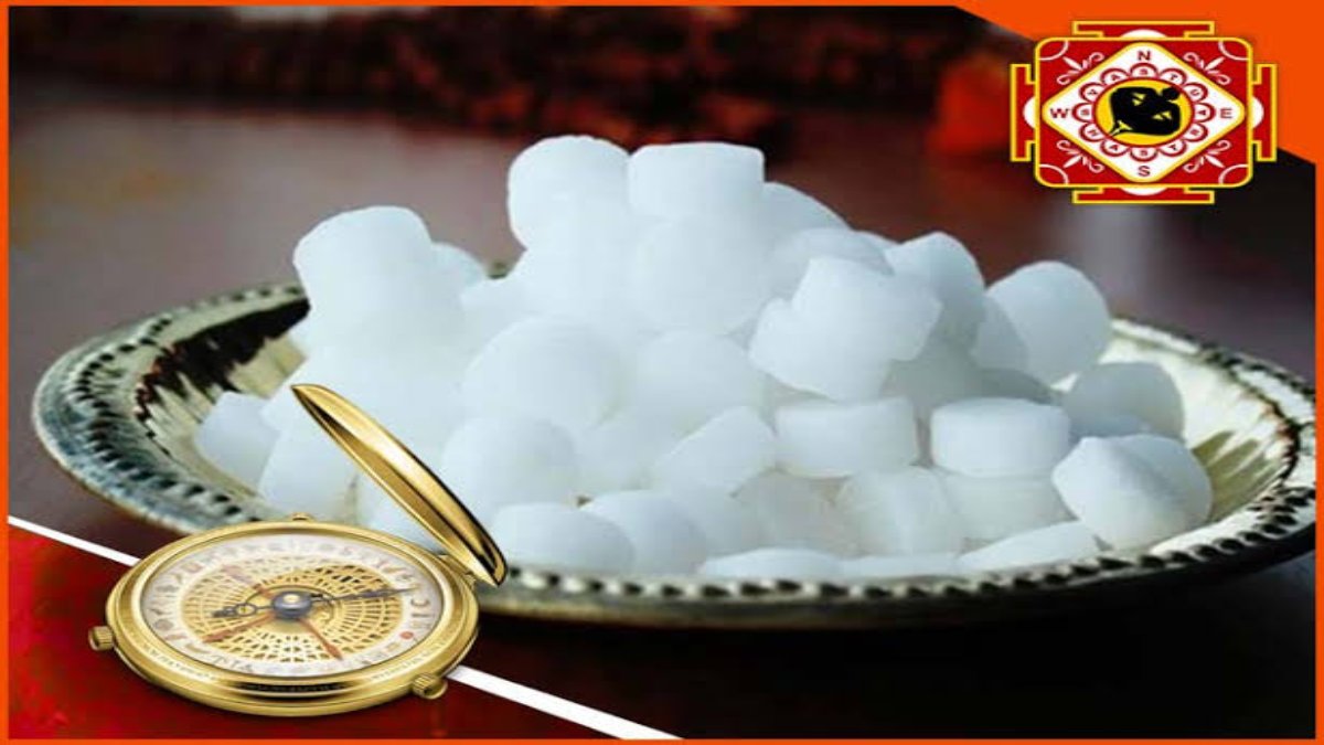Vastu Tips : वास्तु कहता है घर के इन स्थानों पर कपूर रखना है बेहद शुभ, आप भी जरूर रखें …