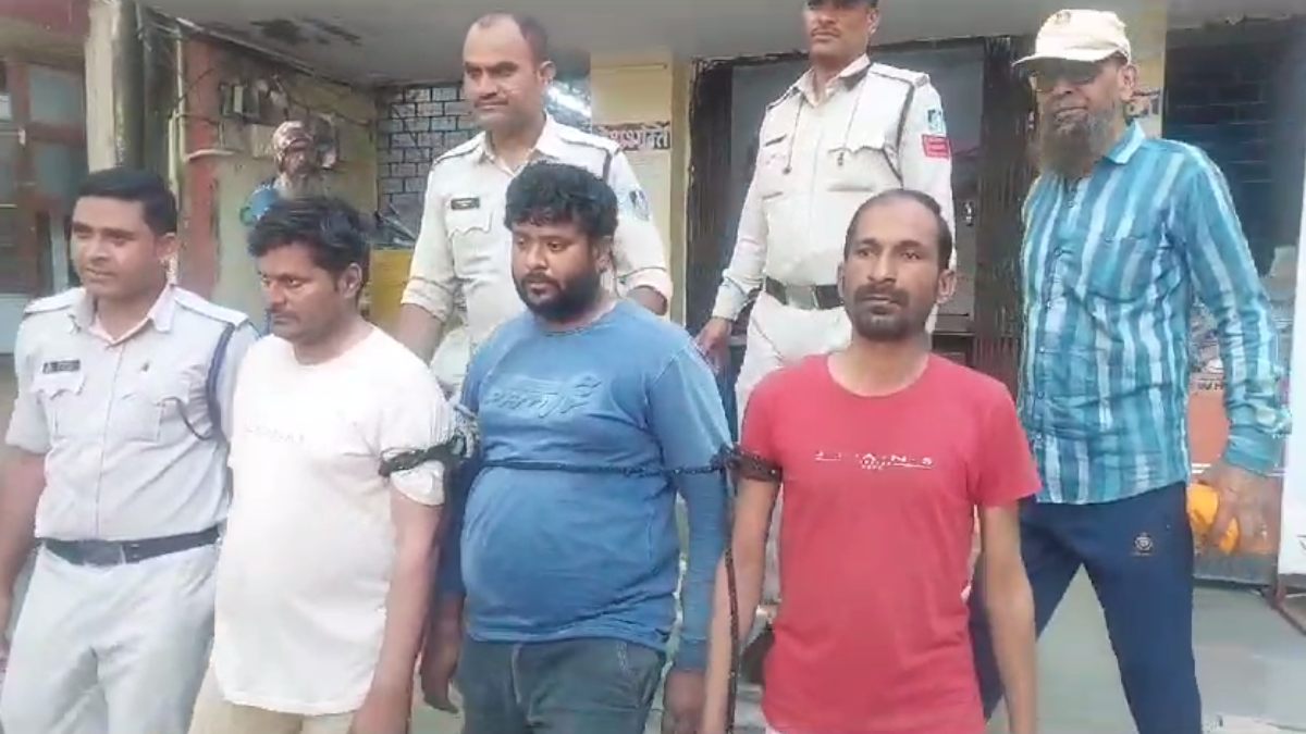 MP में चुनाव से पहले पकड़ाई नकली नोटों की खेप: फेक करेंसी के साथ 3 गिरफ्तार, 2000 और 500 रुपए के नोट बरामद