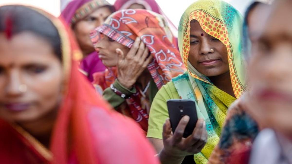 Indira Gandhi Smartphone Yojana : राज्य सरकार महिलाओं को फ्री बांट रही 1.35 करोड़ स्मार्टफोन, ऐसे करें रेजिस्ट्रेशन