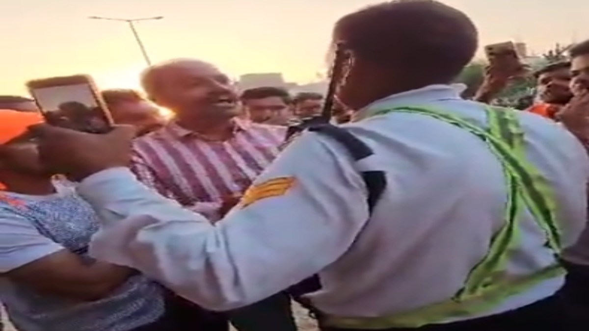 हिंदू रक्षा दल के अध्यक्ष ने ट्रैफिक पुलिस से की बदसलूकी, दिया धक्का, कहा- SP ट्रैफिक को फोन लगा, चालान कैसे काटा…