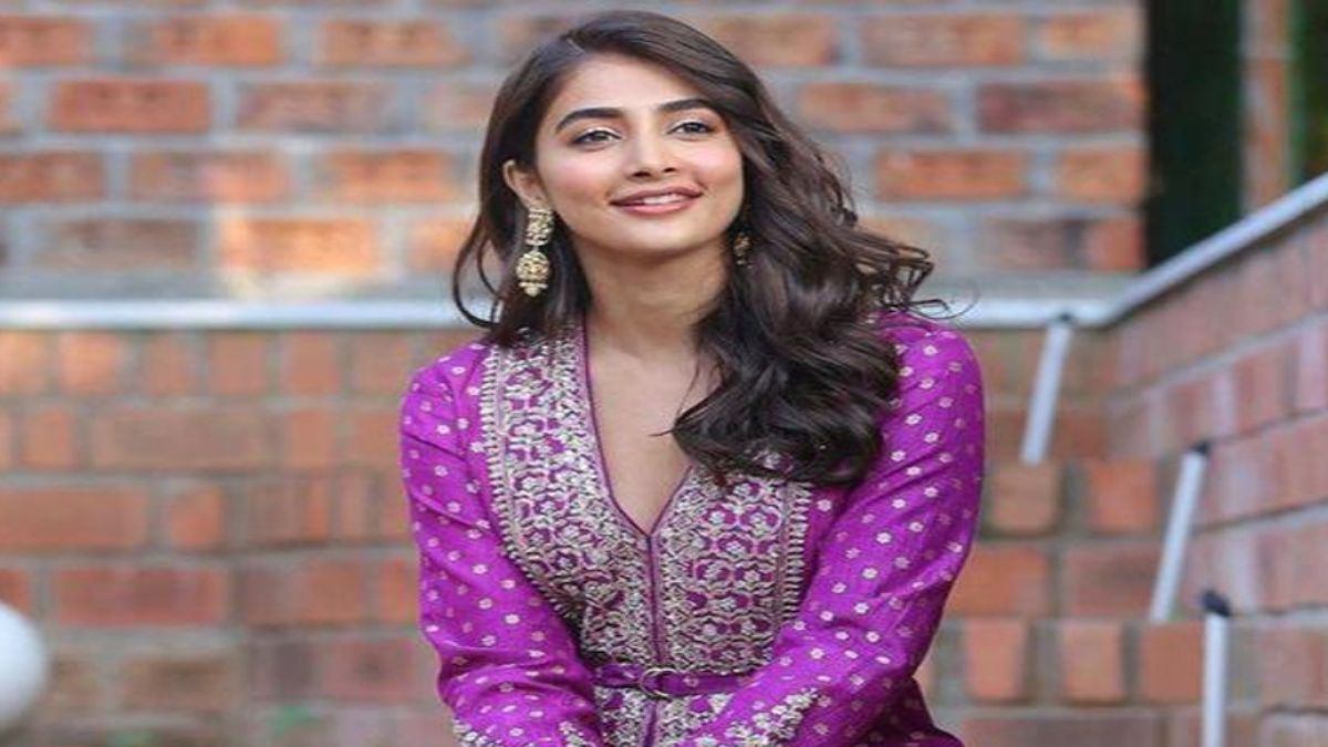 HBD Pooja Hegde : भरतनाट्यम करने में माहिर हैं पूजा हेगड़े, बॉलीवुड में काम करने की ये थी शर्त …