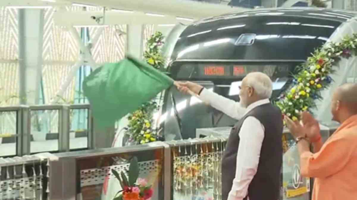Namo Bharat Train : देश की पहली सबसे तेज और सस्ती ट्रेन ‘नमो भारत’ को PM मोदी ने दिखाई हरी झंडी, इस दिन से सफर कर सकेंगे यात्री