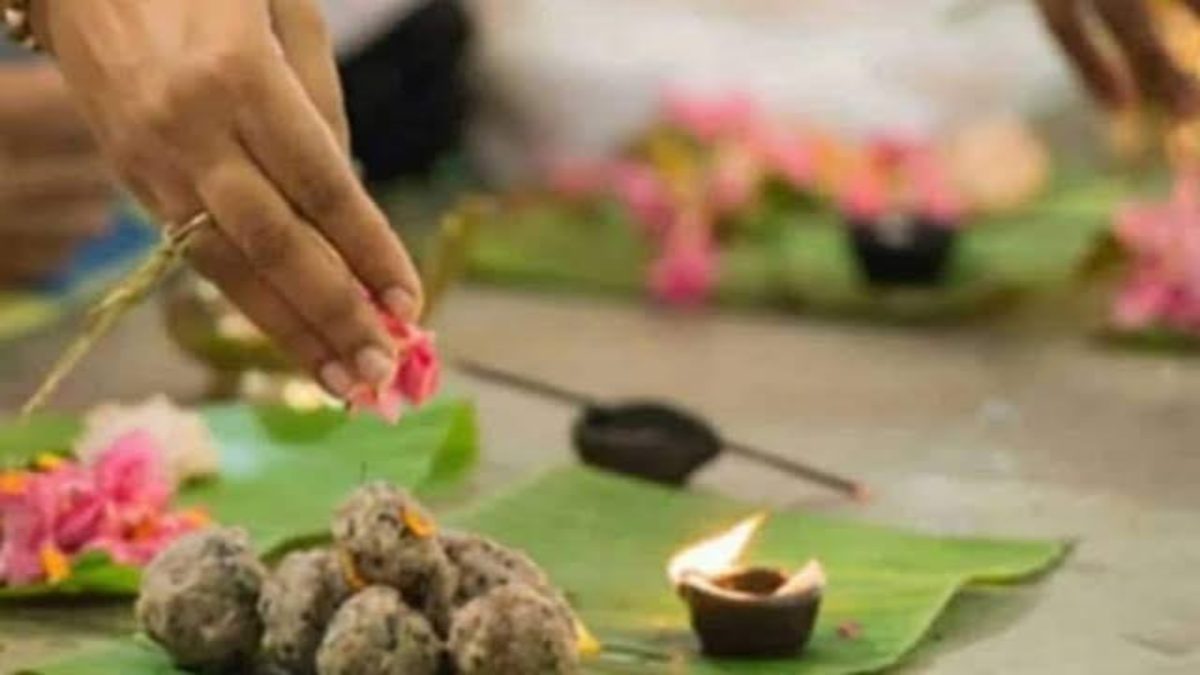 मृत सुहागिन महिलाओं के लिए नवमी तिथि के श्राद्ध का विशेष महत्व, जानिए मातृ नवमी पर क्या करें …