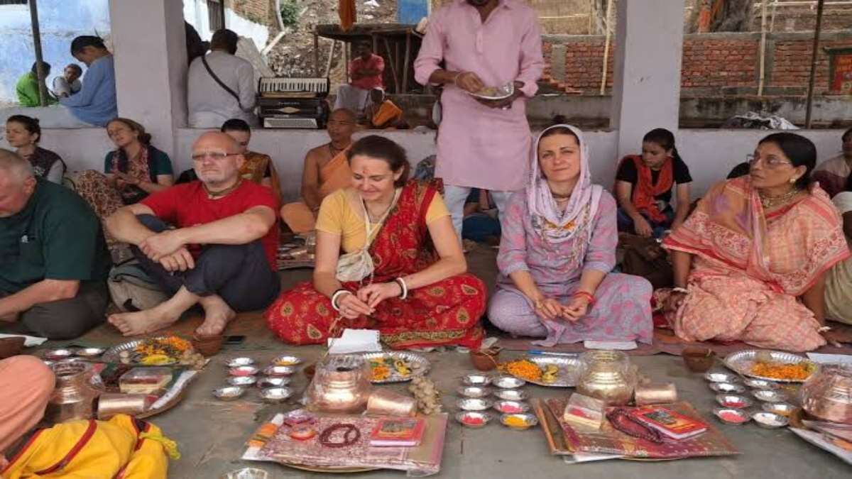 विदेशी भी गया में जाकर कर रहे पिंडदान, आप भी ई-पिंडदान से पूर्वजों को कर सकते हैं तृप्त