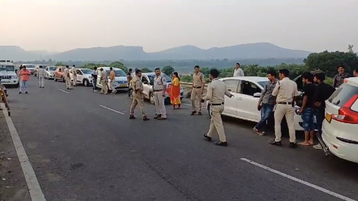 नर्मदापुरम फोरलेन पर आरटीओ ने चलाया सघन चेकिंग अभियान, 350 वाहनों से वसूला 50 हजार जुर्माना