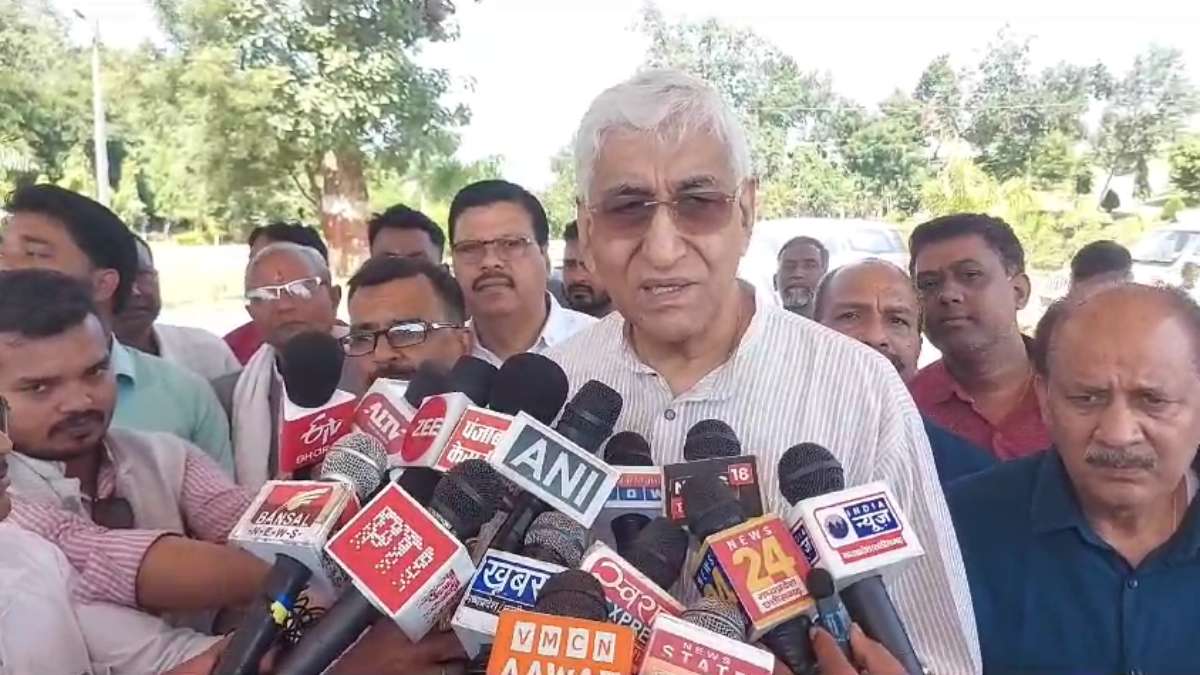 कटी टिकट, मचा घमासानः डिप्टी सीएम सिंहदेव का बृहस्पति सिंह के बयान पर पलटवार, कहा- सर्वे में जो बात सामने आई उस पर हुआ निर्णय, मानना चाहिए आलाकमान का फैसला