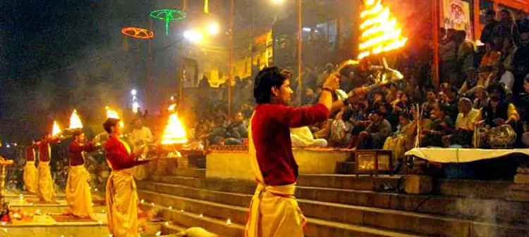 32 साल में चौथी बार वाराणसी में दिन में हो रही है गंगा आरती, जानिए क्या है कारण