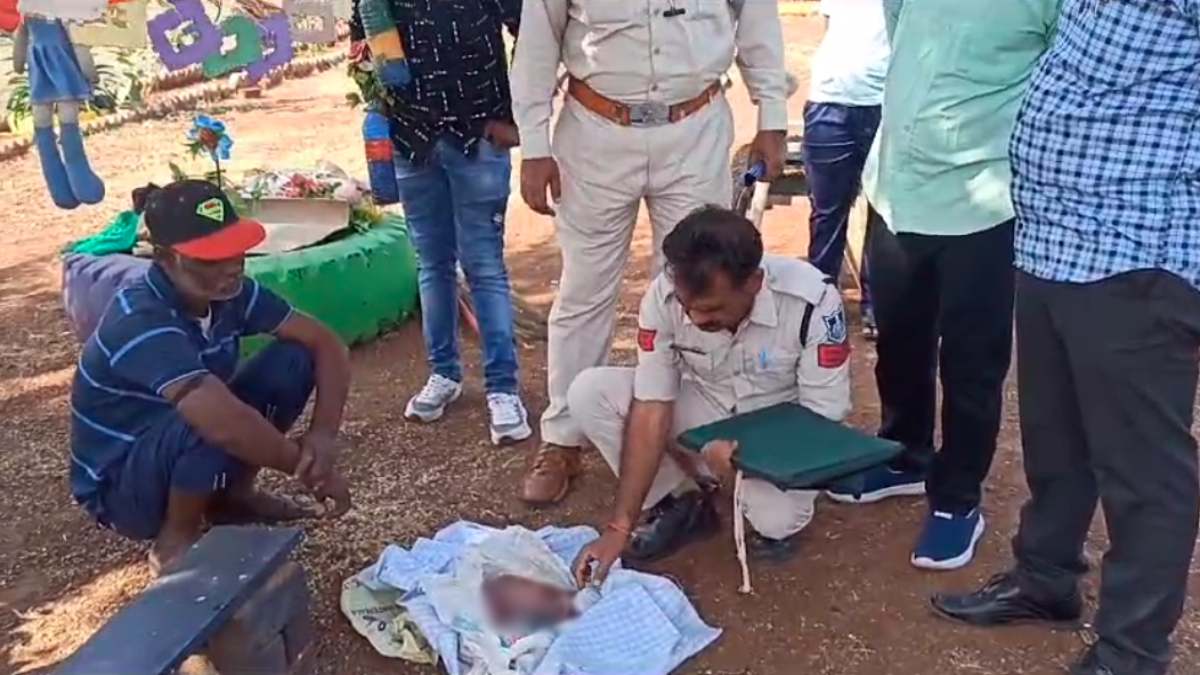 ममता हुई शर्मसार: कचरा वाहन में मिला नवजात का शव, जांच में जुटी पुलिस