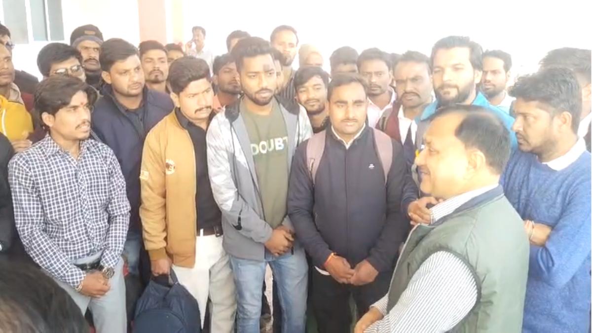 MP Election 2023: विदिशा में 314 अतिथि शिक्षकों बनाया गया SPO, डाक मतपत्र से वोट नहीं डाल पाने पर जताई चिंता, अब ऐसे करेंगे मतदान