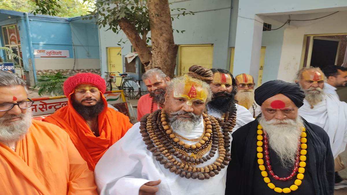 सपा सांसद के बयान पर कंप्यूटर बाबा का पलटवार: बोले- हम निंदा करते हैं, मंदिर न्याय पालिका का फैसला है, किसी पार्टी ने नहीं बनवाया