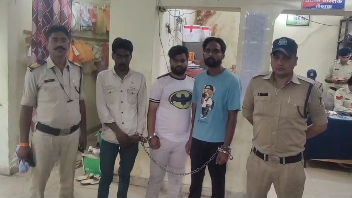 लूट गिरोह के आरोपी चढ़े पुलिस के हत्थे: नशे के लत को पूरा करने के लिए करते थे लूटपाट, 7 मोबाइल जब्त