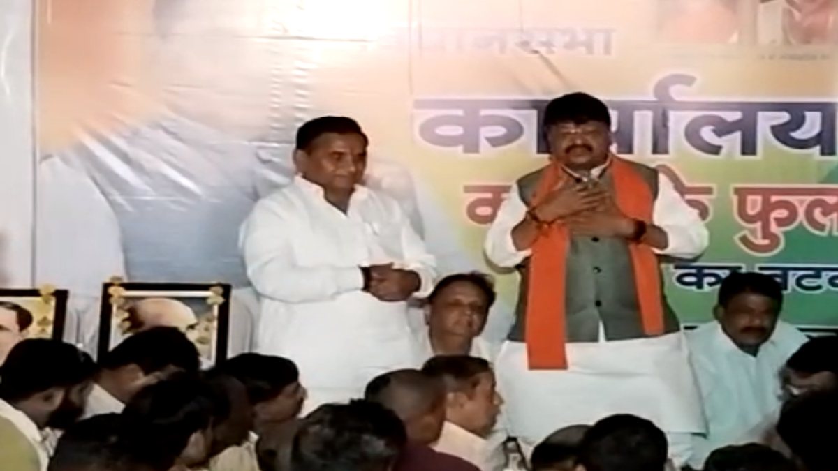 बीजेपी के बागी तक पहुंचे विजयवर्गीय: निर्दलीय फॉर्म भरने वालों को मनाया, प्रदेश महामंत्री ने वापस लिया नामांकन