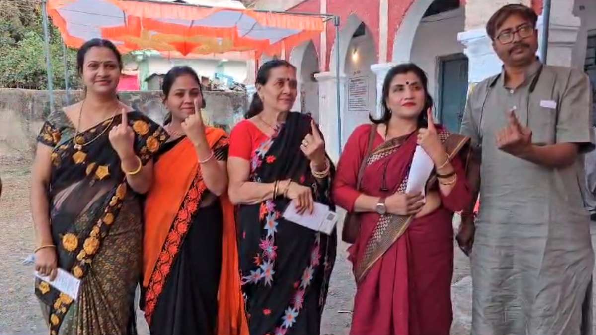 News 24 MP-CG और Lalluram.com की बनाओ कीर्तिमान सबसे अधिक मतदान का असर: दिल्ली से वोट डालने परिवार पहुंचा खंडवा, कहा- ‘You Tube पर नेशनल साइकिलिस्ट आशा मालवीय को देखा था’