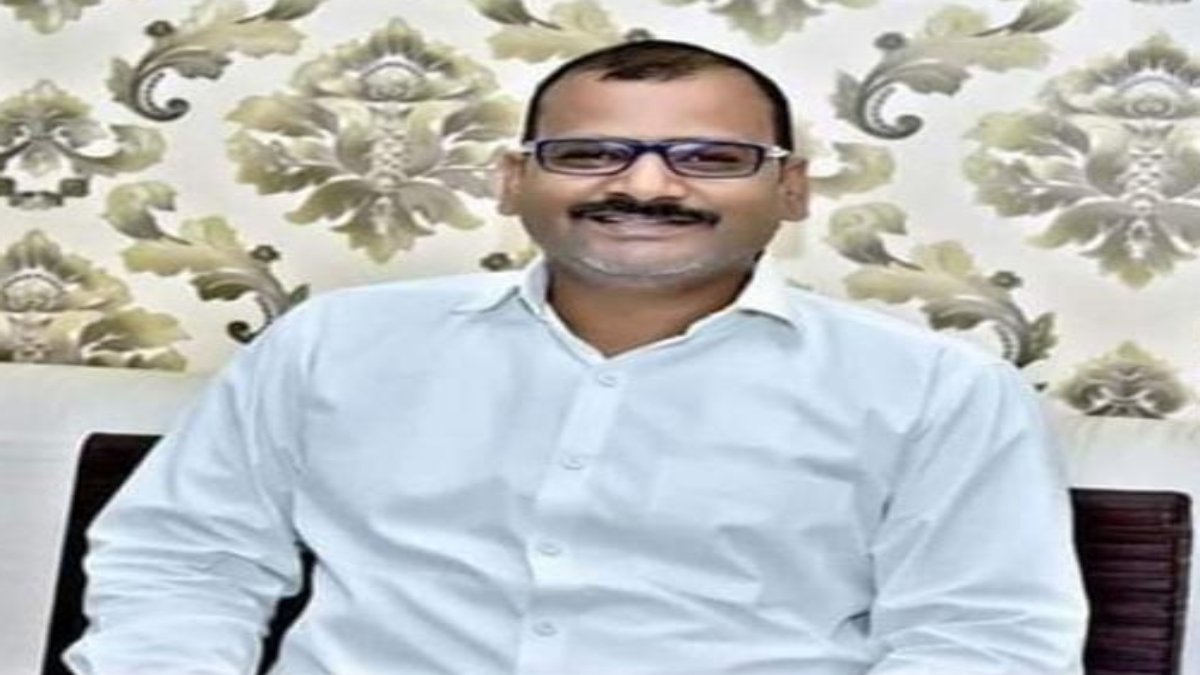 MP में कांग्रेस को एक और झटका: बड़ा ब्राह्मण चेहरा BJP में हुआ शामिल, केंद्रीय मंत्री सिंधिया ने दिलाई सदस्यता