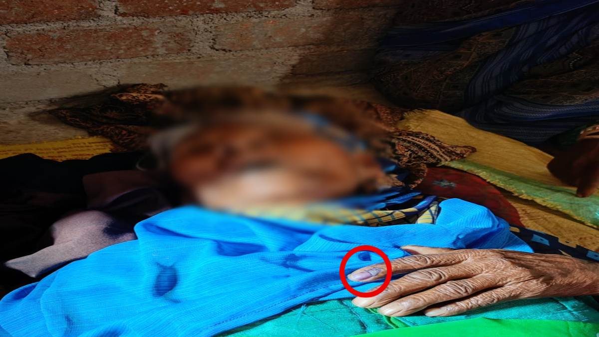 जिंदगी का आखिर मतदान: पोलिंग बूथ पर वोट डालते ही महिला को आया अटैक, थम गई सांसें