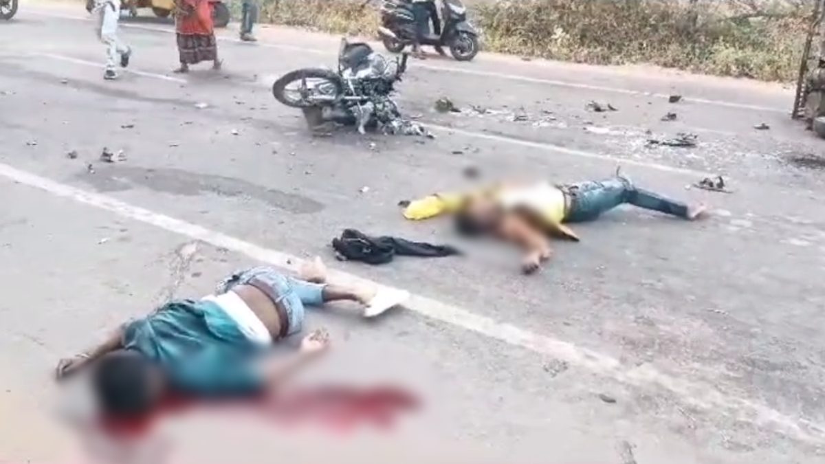 बाइक और ऑटो की आमने-सामने भिड़ंत, 2 युवकों की दर्दनाक मौत, खून से लाल हुईं सड़कें