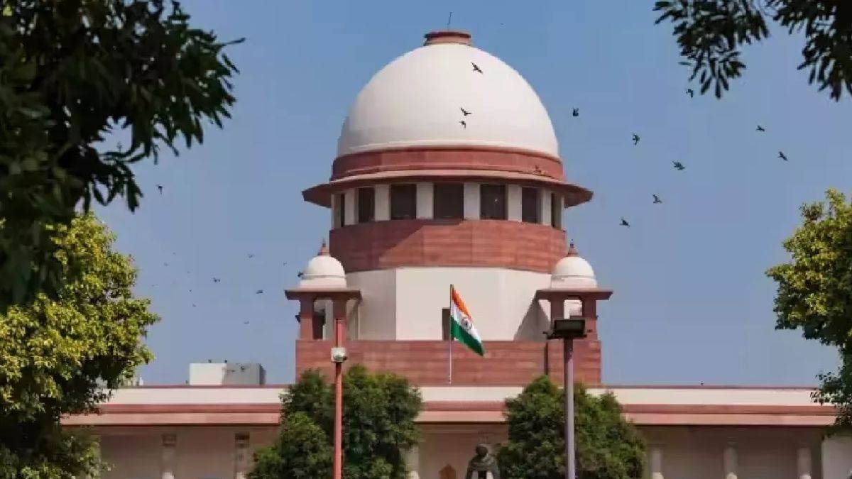 पराली मामले में Supreme Court  ने कहा ‘किसानों को खलनायक बनाया जा रहा है’