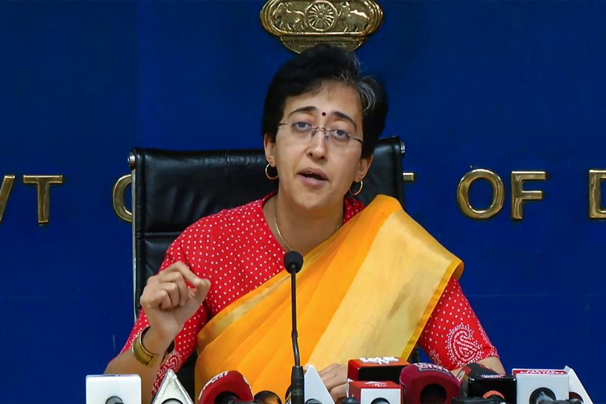 भुगतान न होने से काम रुके आतिशी