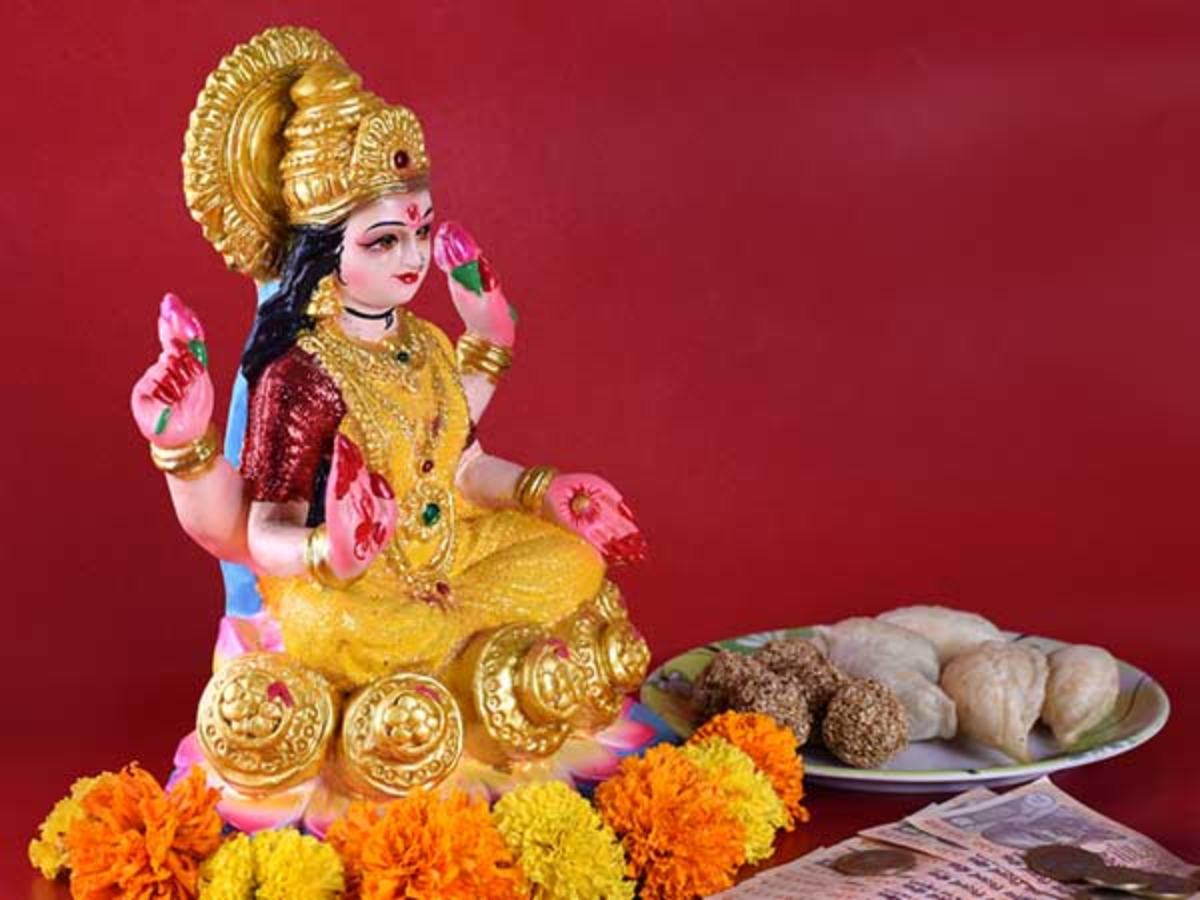 Aghan Guruwar 2023: इस अगहन गुरुवार मां लक्ष्मी को करें प्रसन्न, परिवार में होगा सुख-समृद्धि का वास
