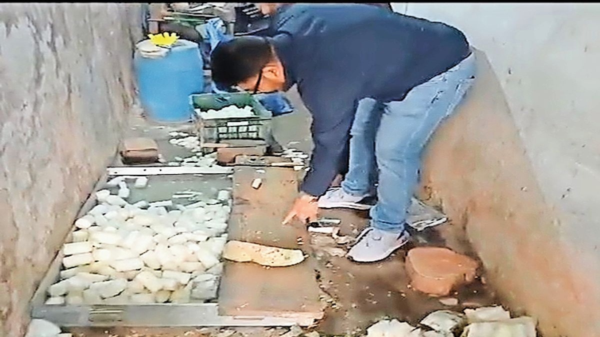 Punjab News: फैक्टरी में गंदगी के बीच तैयार किया जा रहा था पेठा, 600 किलो जब्त