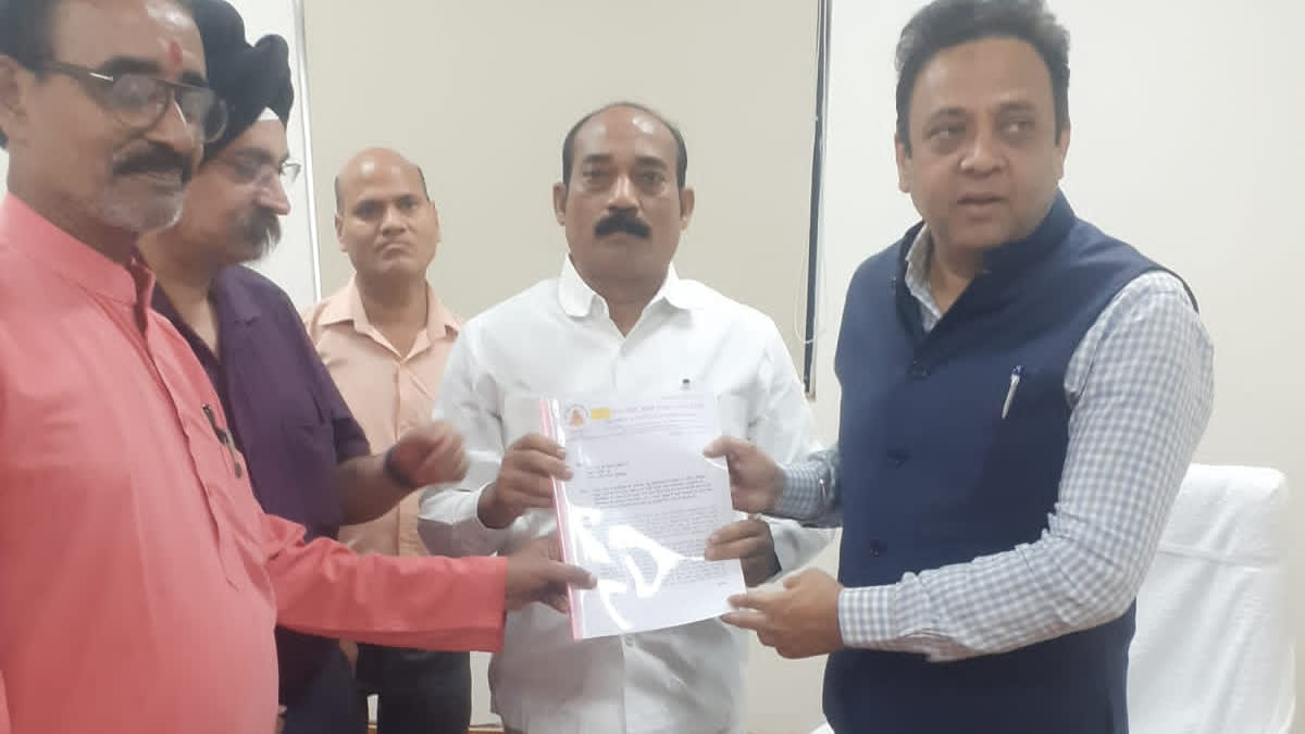 प्रमुख सचिव गृह ने जालसाज अनूप चौधरी को अयोध्या व काशी में प्रोटोकॉल मिलने पर जताई नाराजगी, दिए निर्देश