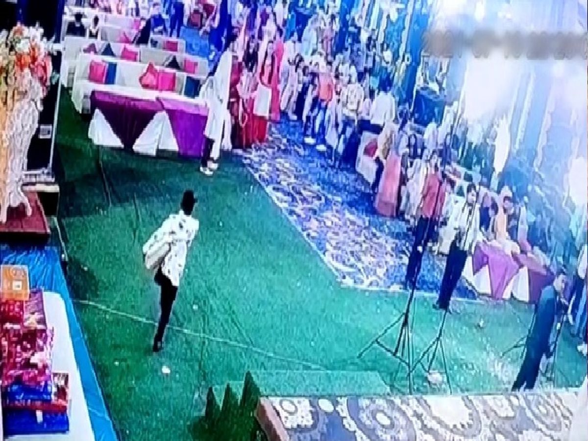 कानपुर में शादी के दौरान रुपयों से भरा बैग लेकर हुए फरार चोर, ड्रोन कैमरे में हुए कैद