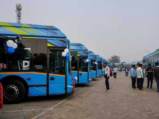 दिल्ली-मुरादाबाद रूट पर 15 और बसें चलाई जाएंगी