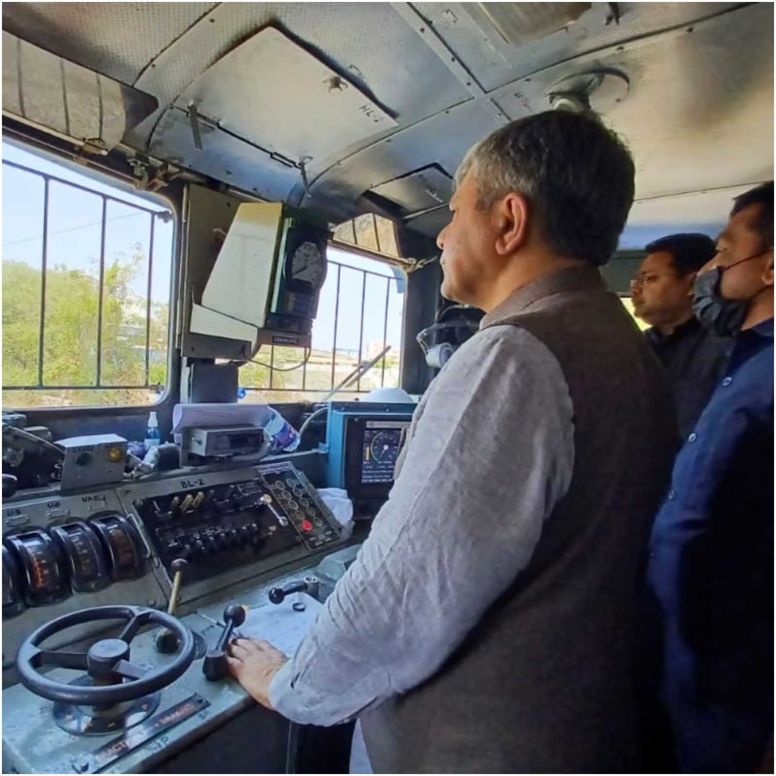 टक्कररोधी कवच का दिल्ली-मुंबई रेलमार्ग पर ट्रायल सफल