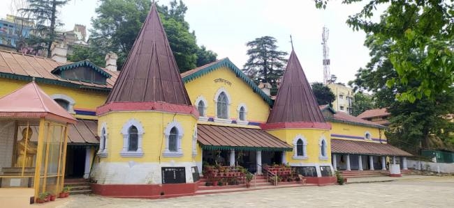 अल्मोड़ा में मुखिया विहीन हुए विद्यालय, 215 प्रभारी प्रधानाचार्यों ने छोड़ा पदभार