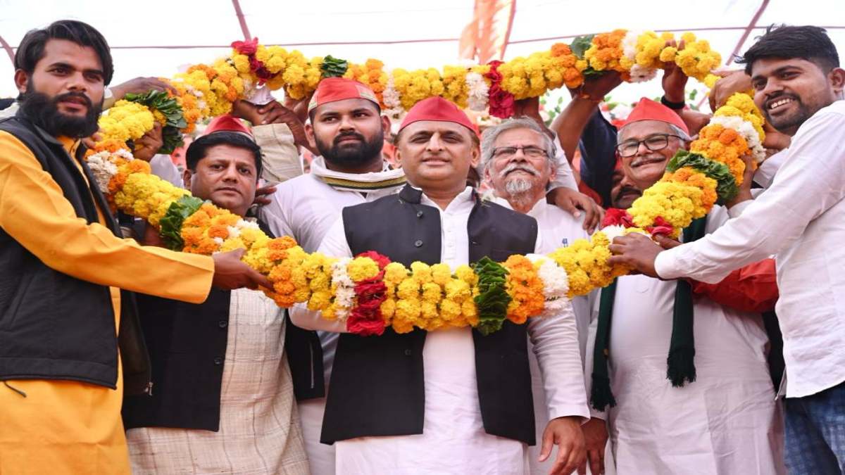 दमोह पहुंचे अखिलेश यादव: सपा प्रत्याशी के समर्थन में मांगा वोट, कहा- दो लोगों के बीच में राजनीति चल रही है