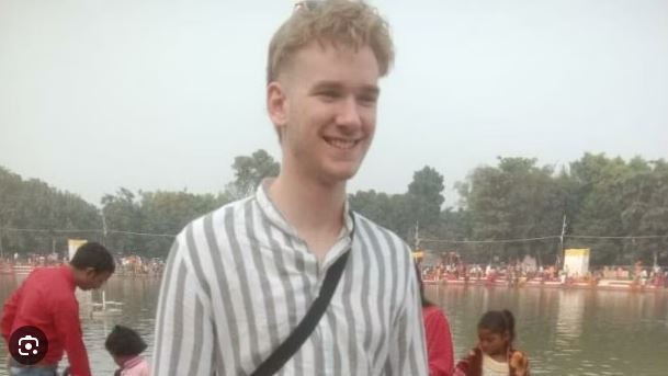 जर्मनी से अर्घ्य देने काशी पहुंचे कोर्स, कहा- छठ लाता है प्रकृति के करीब