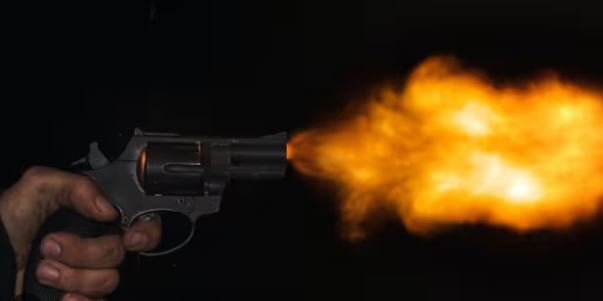 सुल्तानपुर में भतीजे ने बुजुर्ग चाचा को मारी गोली, फरार आरोपी की तलाश में जुटी पुलिस