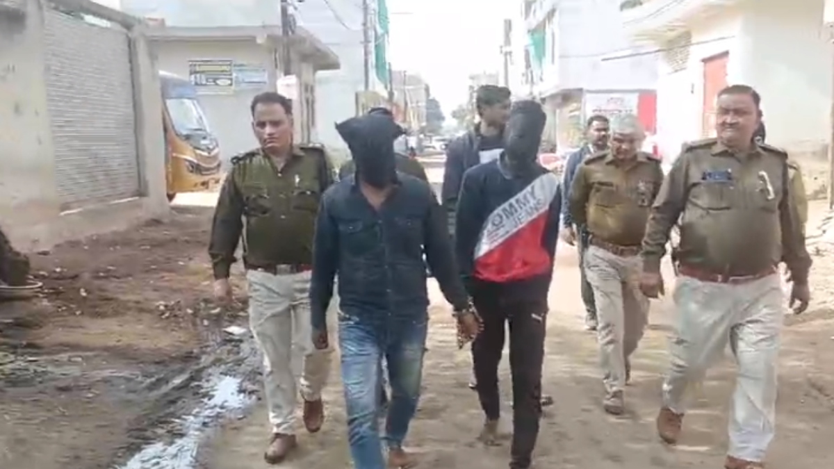 शातिर लुटेरों की गैंग को पुलिस ने दबोचा: मास्टरमाइंड के साथ साथियों का निकाला जुलूस, लूट की कई वारदातों को दे चुके थे अंजाम