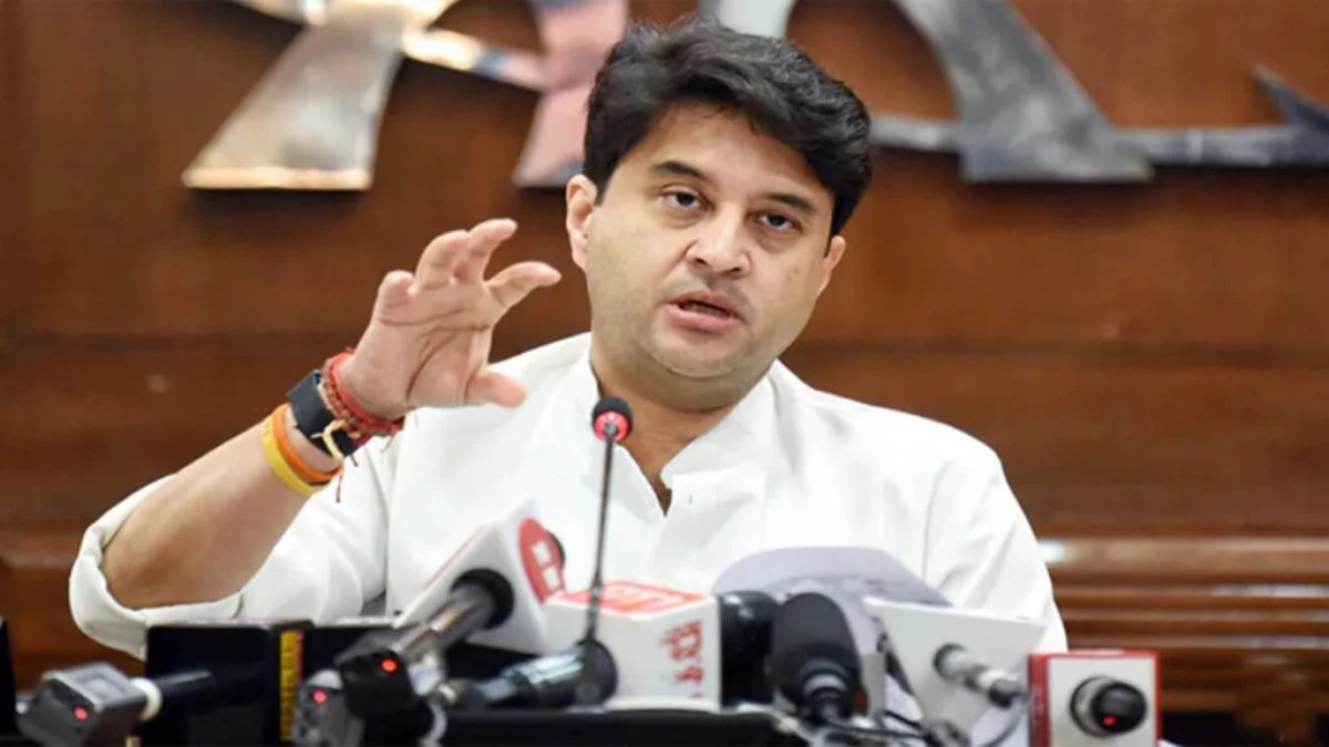 दिल्ली में ED की छापेमार कार्रवाई के सवाल पर बचते नजर आए सिंधिया; जानें पत्रकारों को क्या दिया जवाब ?