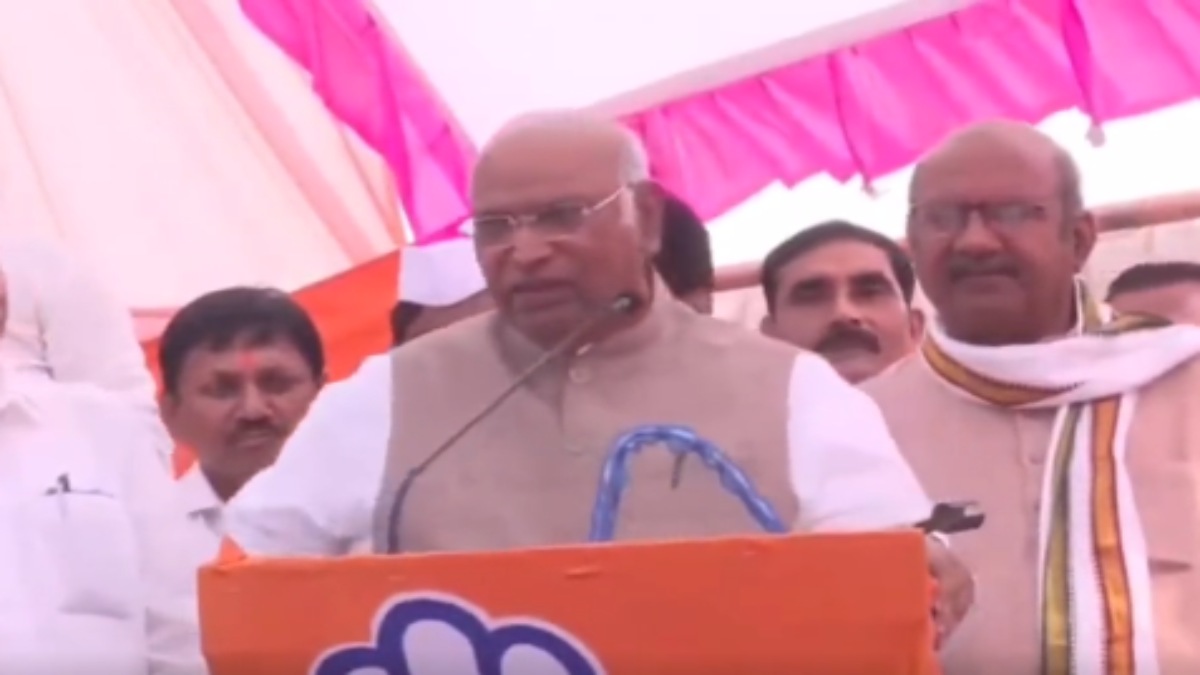 MP में BJP पर बरसे मल्लिकार्जुन खड़गे, बोले- “मेहनत करे मुर्गी साहब, अंडा खाए फकीर साहब”