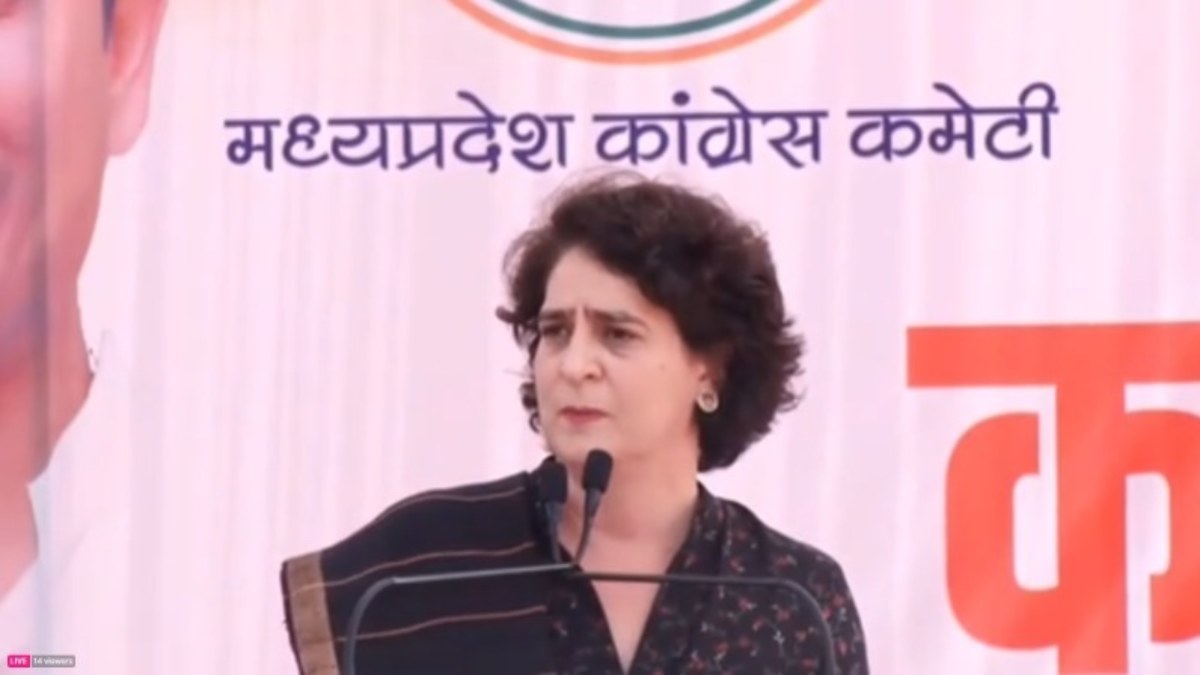 प्रियंका गांधी LIVE: धार में चुनावी जनसभा को कर रही संबोधित, सुनिए बड़ी बातें   