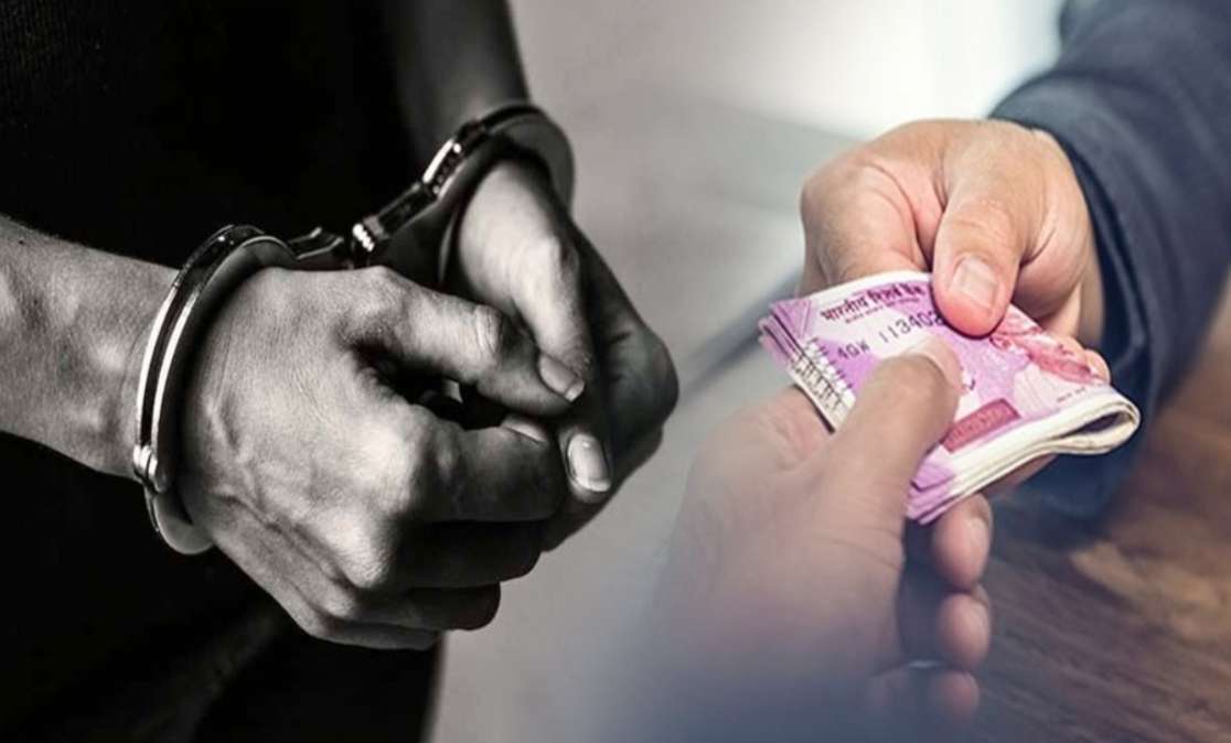 पंजाब पुलिस का सब इंस्पेक्टर गिरफ्तार, रिश्वत लेते हुये पकड़ा गया रंगे हाथ