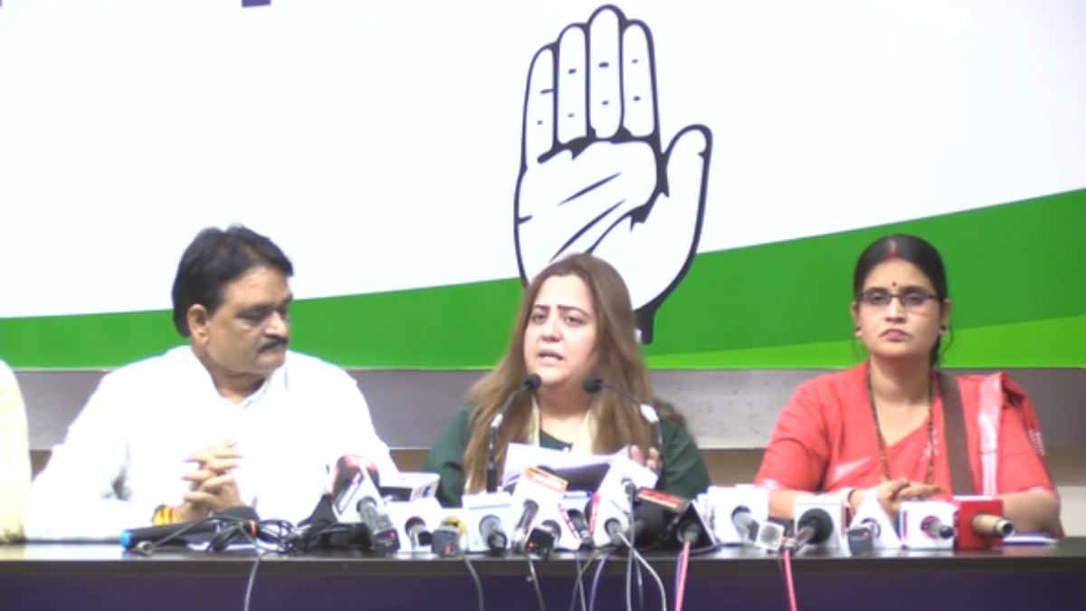 गृह लक्ष्मी योजना पर 36 कांग्रेस नेत्रियों की पीसी : राधिका खेड़ा ने कहा- जहां नारियों की पूजा होती है वहां देवता निवास करते हैं, इसी को मानकर कका ने की बड़ी घोषण