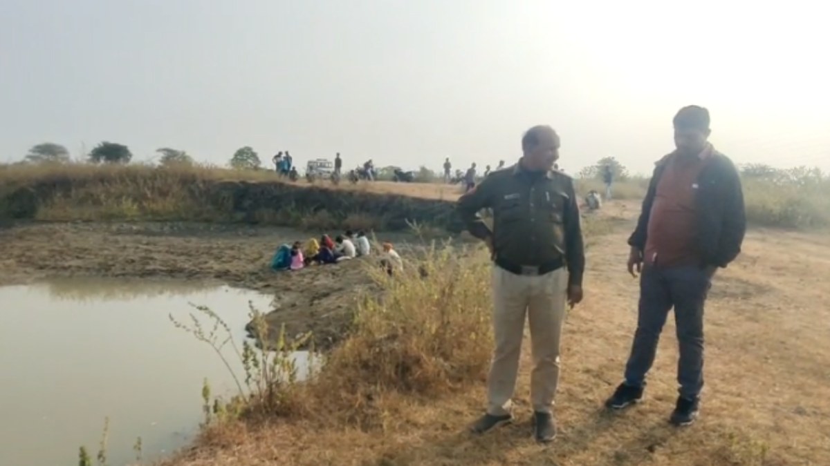 BREAKING: पानी से भरे गड्ढे में डूबने से 3 बच्चों की मौत, दर्दनाक हादसे से क्षेत्र में मातम 
