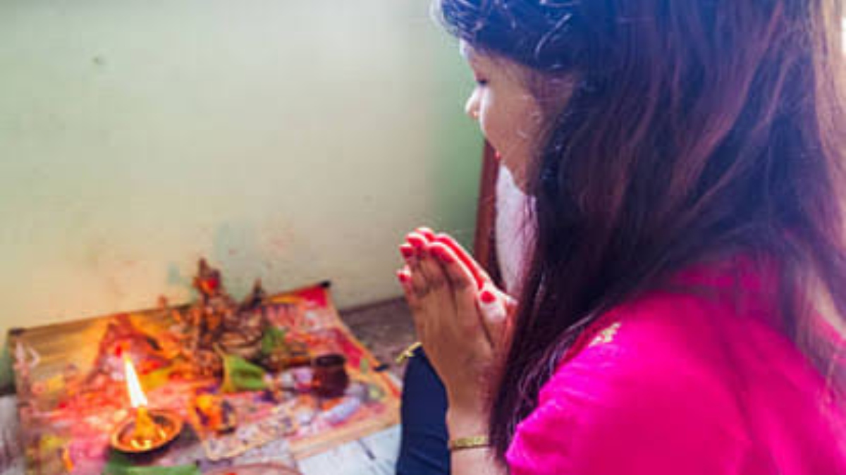 Karwa chauth 2023: मनपसंद जीवनसाथी पाने के लिए करवा चौथ पर कुंवारी कन्या करें केवल एक बार 108 नाम का स्मरण