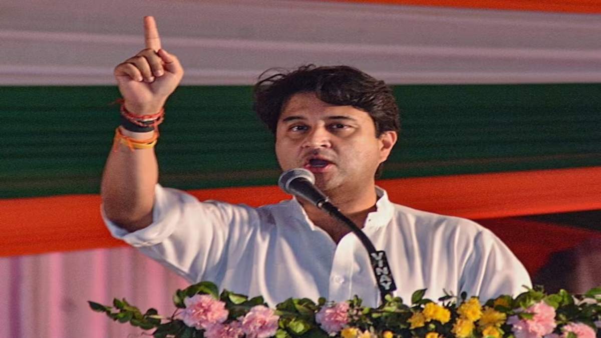 BJP प्रत्याशी के समर्थन में सिंधिया का रोड शोः मैहर में बोले- हम अभिनेत्री के नहीं, जनता के साथ है, MP में बहुमत से बनेगी बीजेपी की सरकार