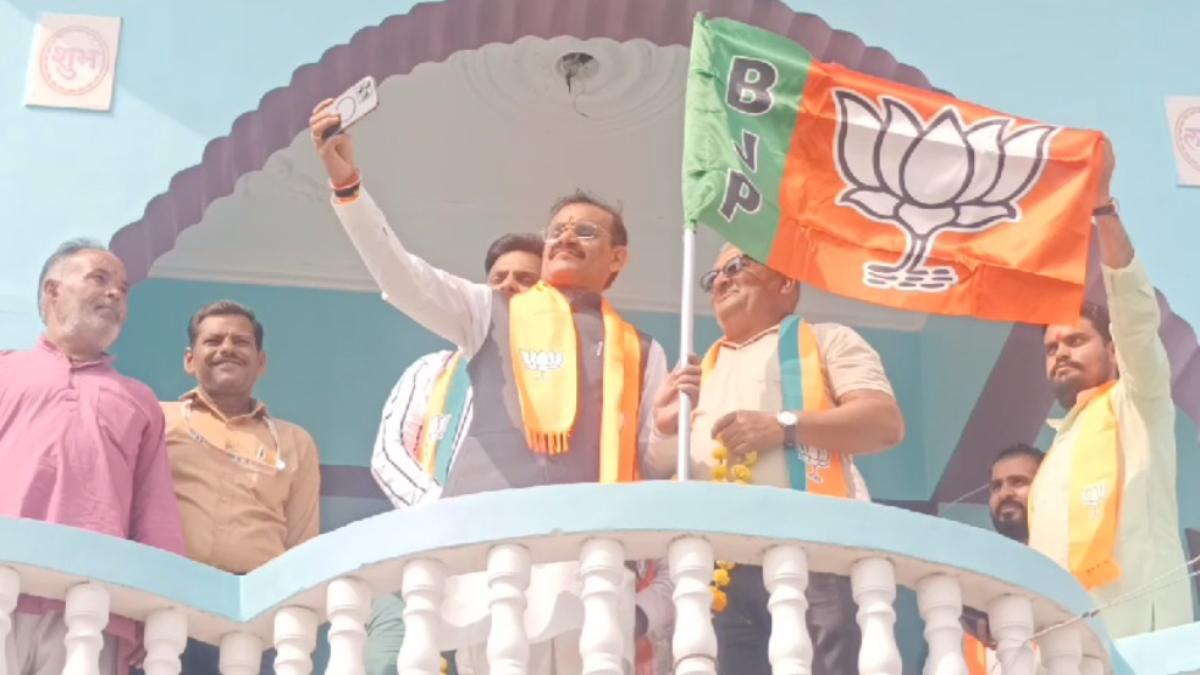MP चुनाव में ‘बाबर’ की एंट्री: वीडी शर्मा ने कांग्रेस पर बोला हमला, कहा- हम राम मंदिर का पोस्टर लगाएंगे, तुम्हारे अंदर बाबर है तो बाबर के पोस्टर लगाओ