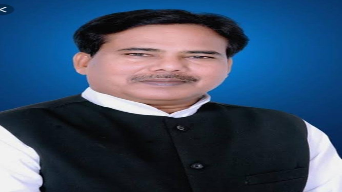 MP में बीजेपी को झटकाः सिंधिया समर्थक पूर्व विधायक ने थामा कांग्रेस का दामन, खड़गे की सभा में ली सदस्यता