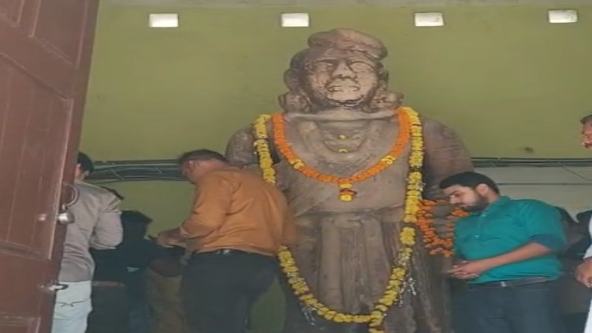 Dhanteras Special: MP के इस शहर में है सबसे बड़ी और पुरानी कुबेर की मूर्ति, धनतेरस पर दर्शन मात्र से बरसता है धन