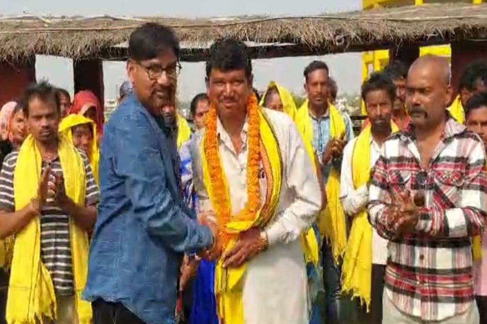 MP के इस जिले में गोंगपा को लगा झटकाः संभागीय महासचिव ने कांग्रेस प्रत्याशी के समर्थन में दिया इस्तीफा, बिगड़ेगा चुनावी समीकरण