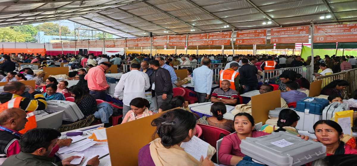 10 हजार मतदान कर्मियों के खातों में डेढ़ करोड़ ट्रांसफरः EVM जमा करते ही कर्मचारियों के अकाउंट में पहुंची राशि