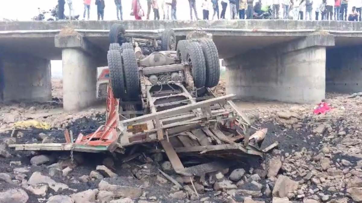 Damoh: ट्रक ने बाइक को मारी टक्कर; महिला की दर्दनाक मौत, जांच में जुटी पुलिस